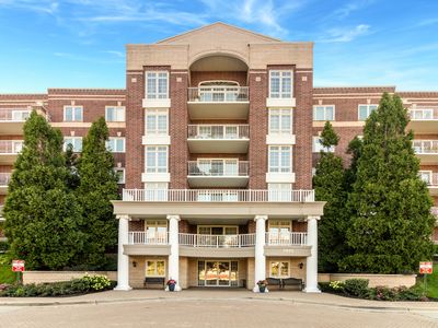 7071 W Touhy Ave APT 307, Niles, IL, 60714