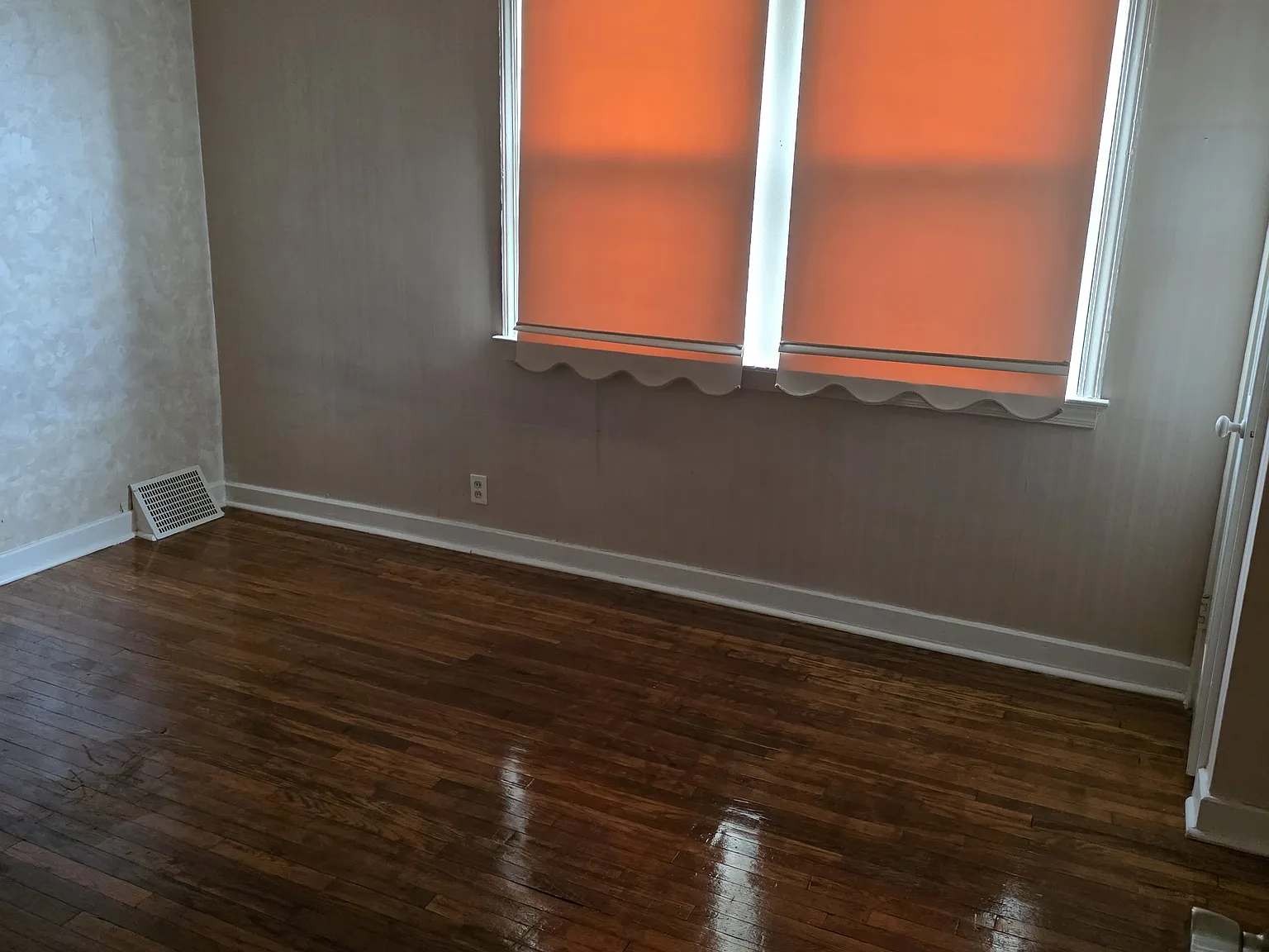 3 bed, 992 sqft, $1,600 — Photo 3