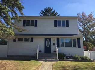 4 Giannone Rd, Wayne, NJ 07470