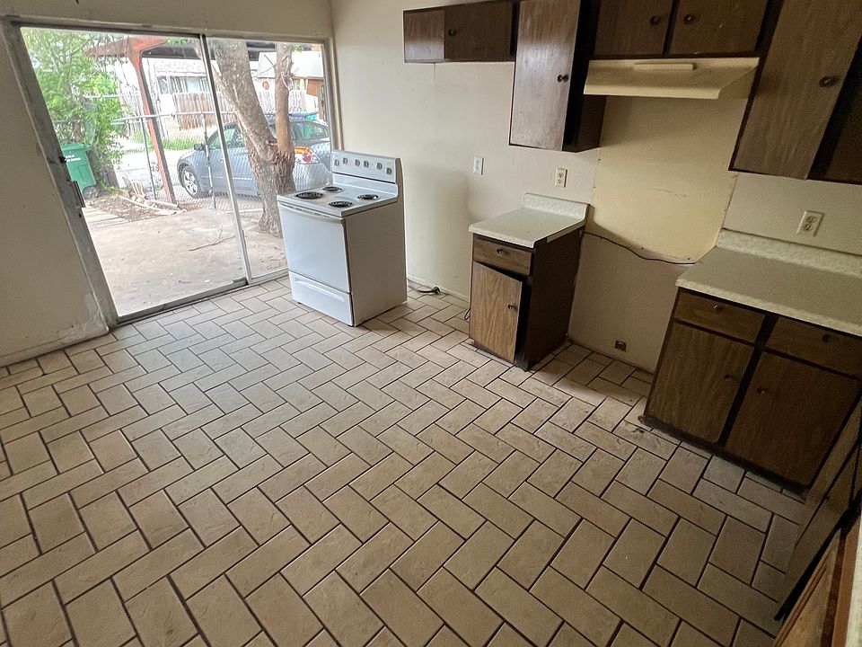 1st image of 5926 Fairgreen St