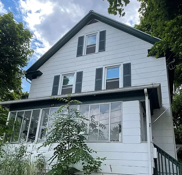17 Warren St — Photo 1