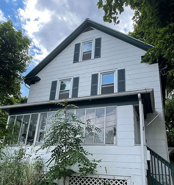 1st image of 17 Warren St