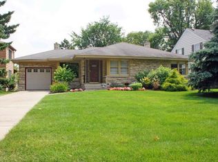1336 Edgcumbe Rd, Saint Paul, MN 55116