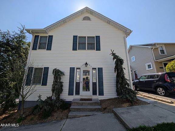 3rd image of 2611 5th St