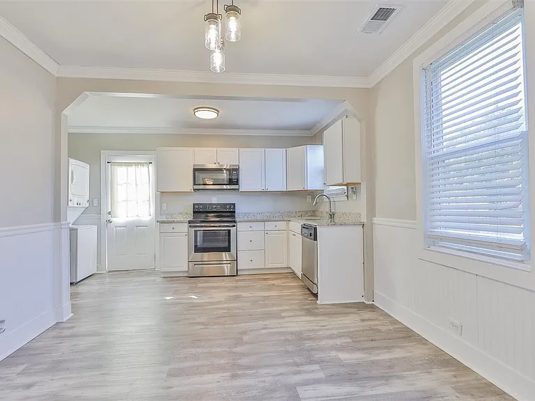 305 Virginia St — Photo 11