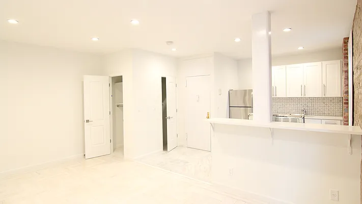 Rented by Nooklyn NYC LLC | media 6