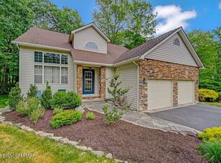 696 White Oak Rd, Cresco, PA 18326