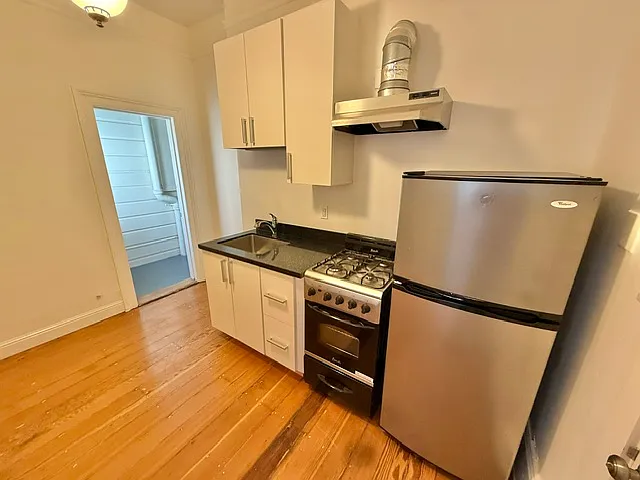 2906 Folsom St #2 — Photo 10