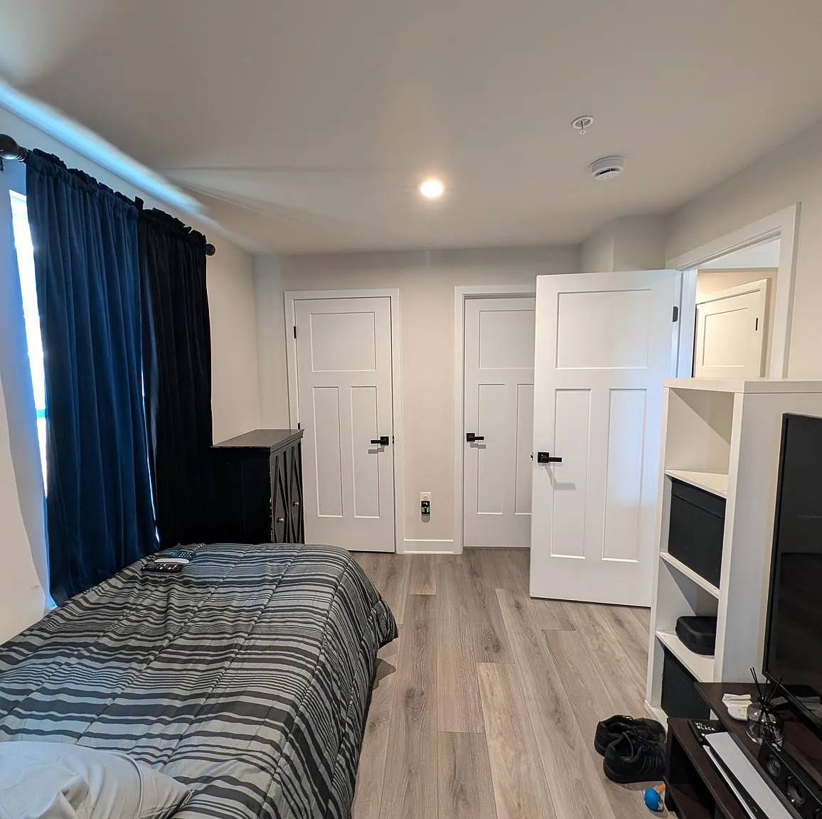 5 bed, 4.5 bath, 2400 sqft, $4,500 — Photo 3