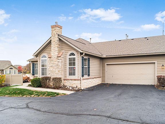 3rd image of 4261 Waterside Pl #5