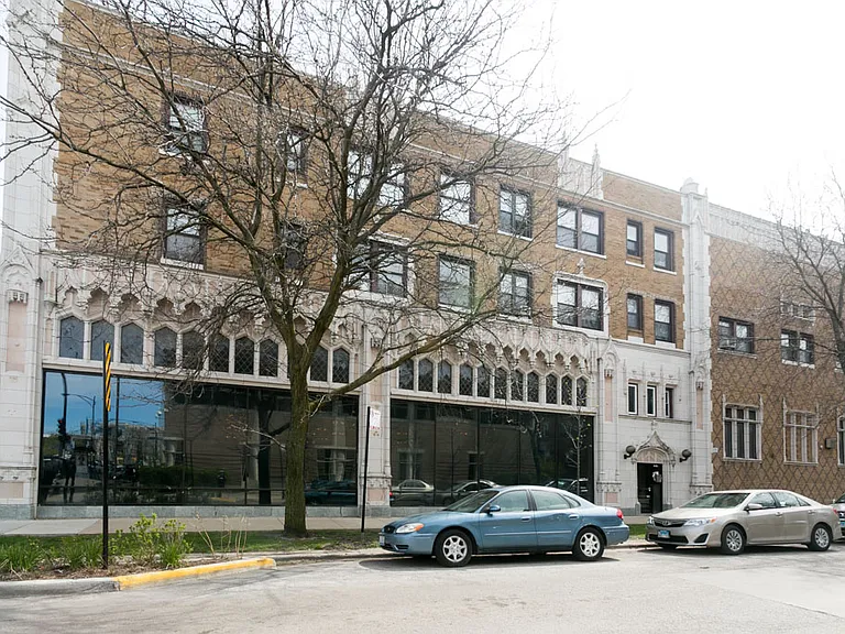1211 W Elmdale #L2 — Photo 1