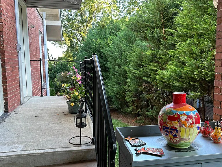 12 E Earle St #A — Photo 39
