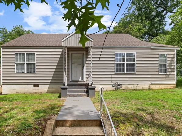 611 Mobile St, Florence, AL 35630