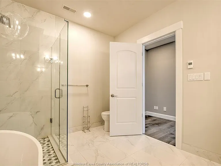 1225 Riverside Dr E #101 — Photo 25