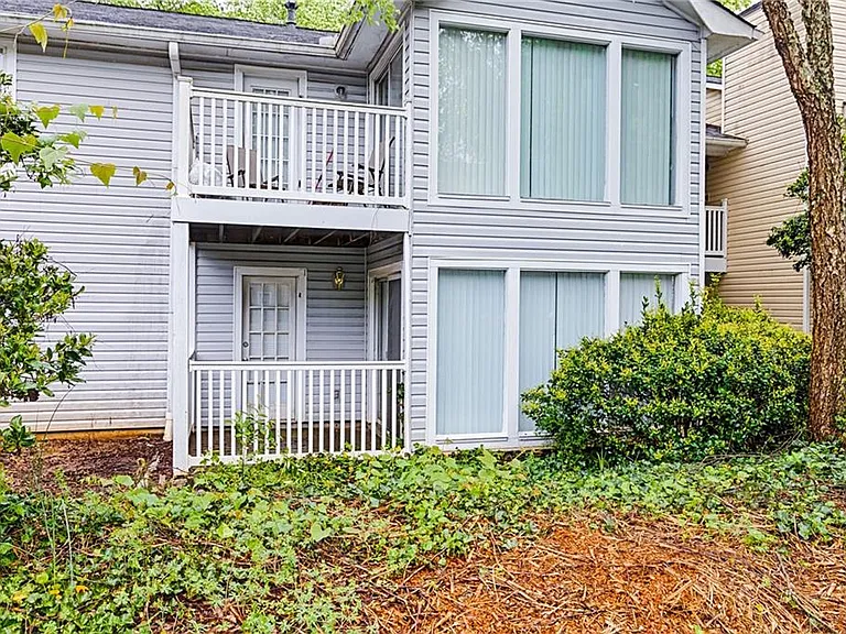 1808 Augusta Dr SE — Photo 17