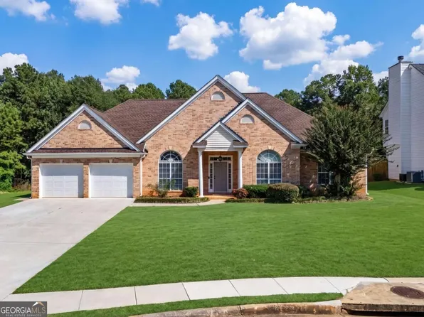 120 McIntosh Place Dr, Fayetteville, GA 30214