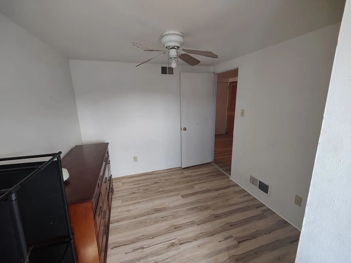 Glassport - 1 BR - 3rd Floor Apartment! — Photo 4