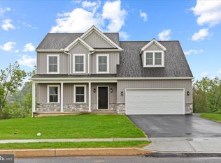 10 Stream Dr, Carlisle, PA 17013