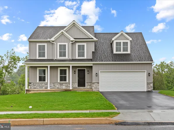 10 Stream Dr, Carlisle, PA 17013