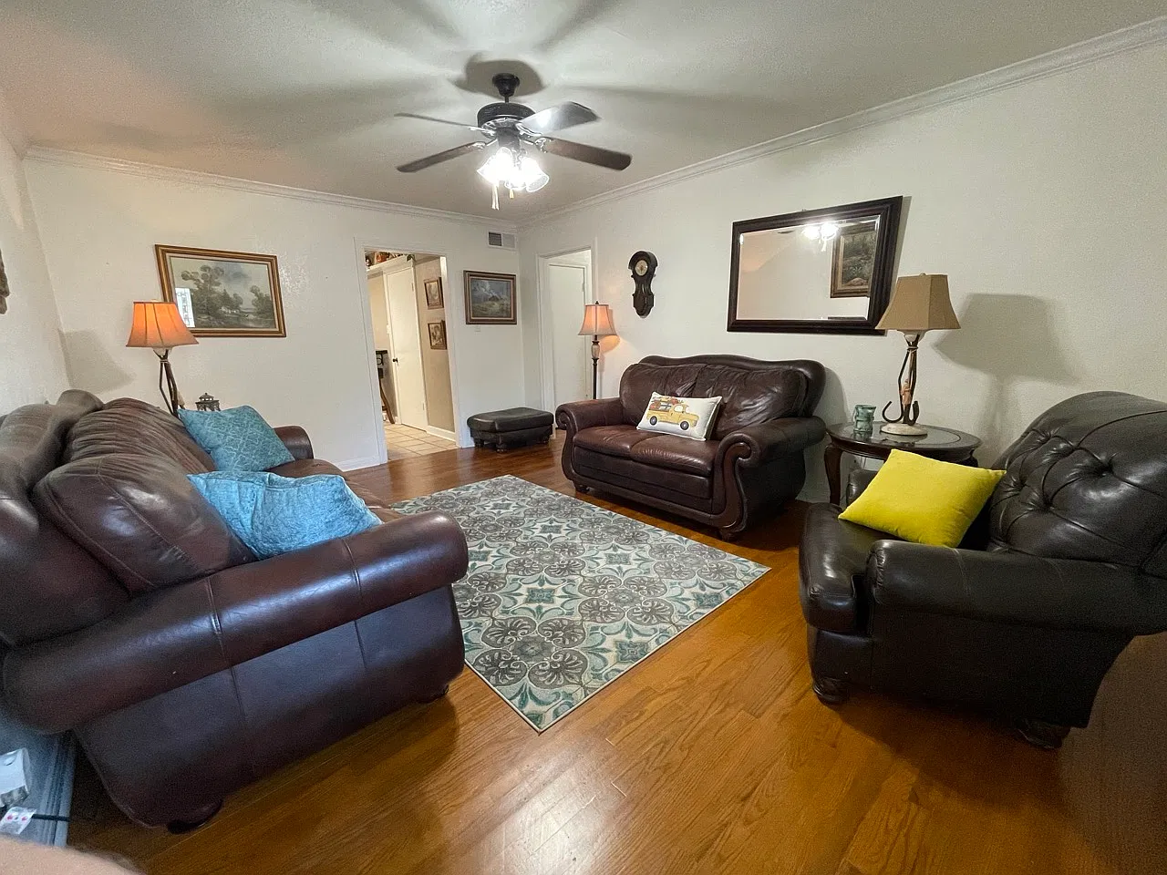4 bed, 1660 sqft, $2,500 — Photo 2
