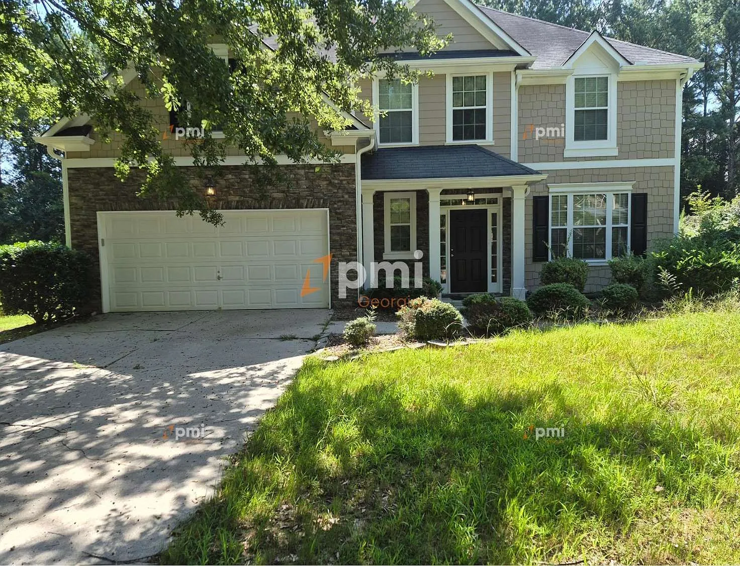 4 bed, 2.5 bath, 2578 sqft, $2,249 — Photo 1