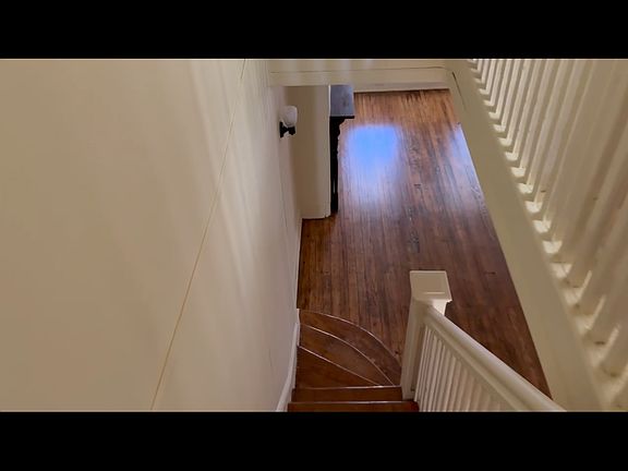 5th image of 824 W 6th St