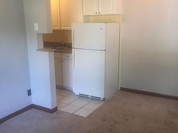 3rd image of 3907 Jamieson Ave APT A