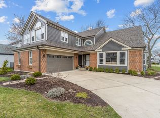 607 Raintree Rd, Buffalo Grove, IL 60089