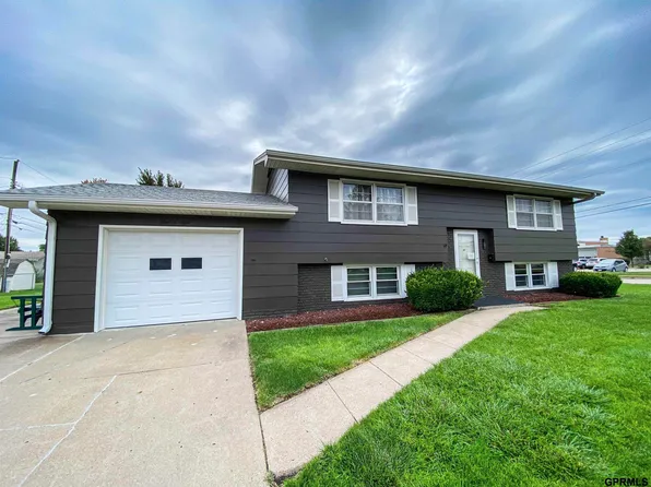 308 N Howard St, Fremont, NE 68025