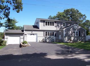 163 Colonial Rd, West Babylon, NY 11704