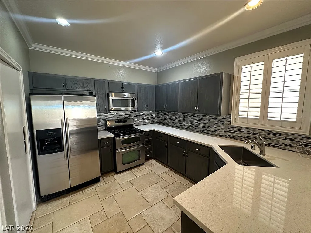 4 bed, 2.5 bath, 1759 sqft, $2,200 — Photo 3