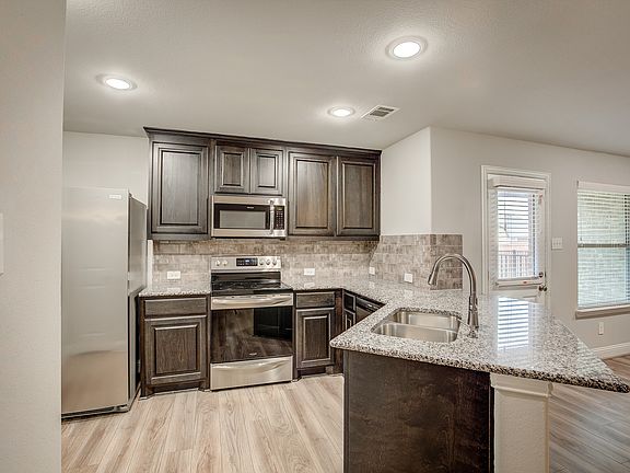3rd image of 6812A Topaz Dr #A