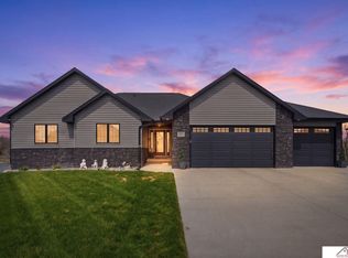 800 Fairway Ct, Crete, NE 68333