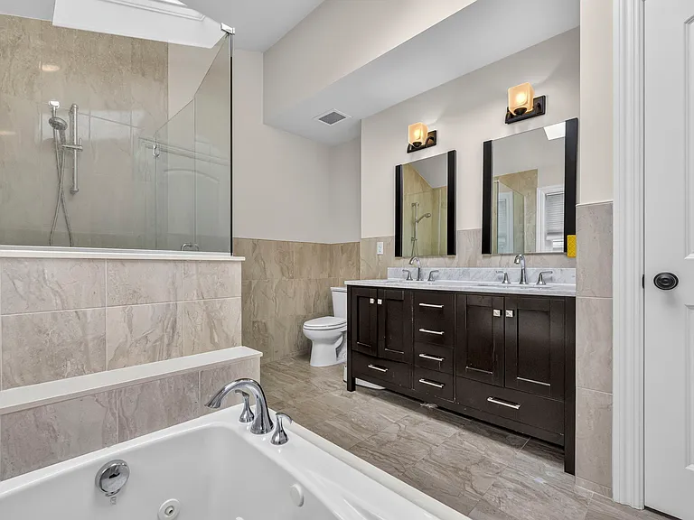 809 Edgewood Ln — Photo 19