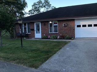 697 Grandview Dr, Springfield, OH 45503