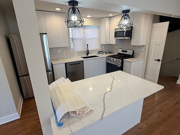 4th image of 10119 S Saint Lawrence Ave