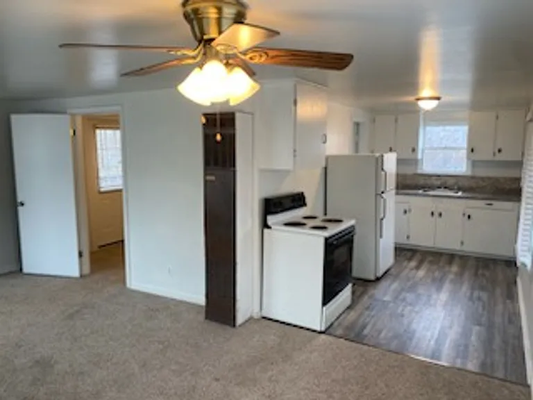 301 SW Isaac Ave — Photo 7