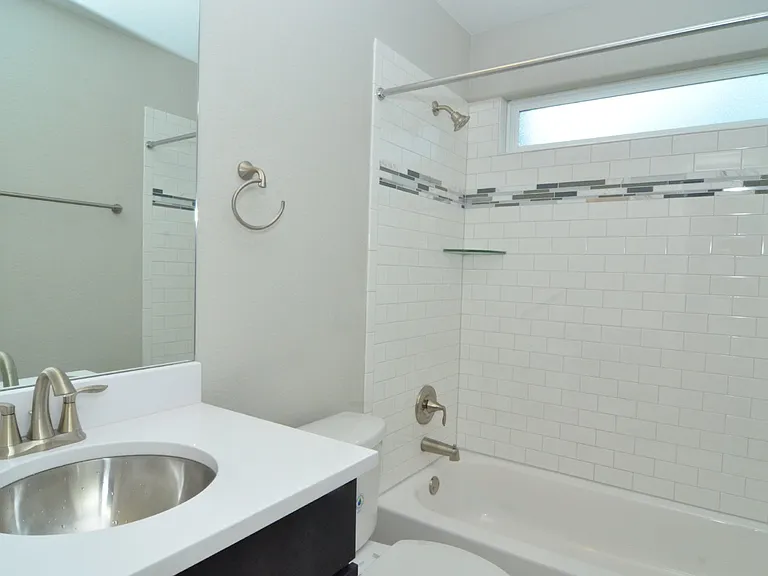 1916 Cleese Dr — Photo 19