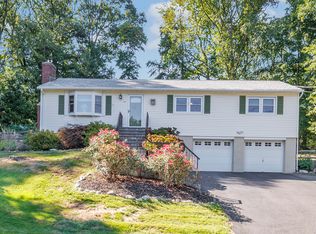 25 Woods Grove Rd, Shelton, CT 06484