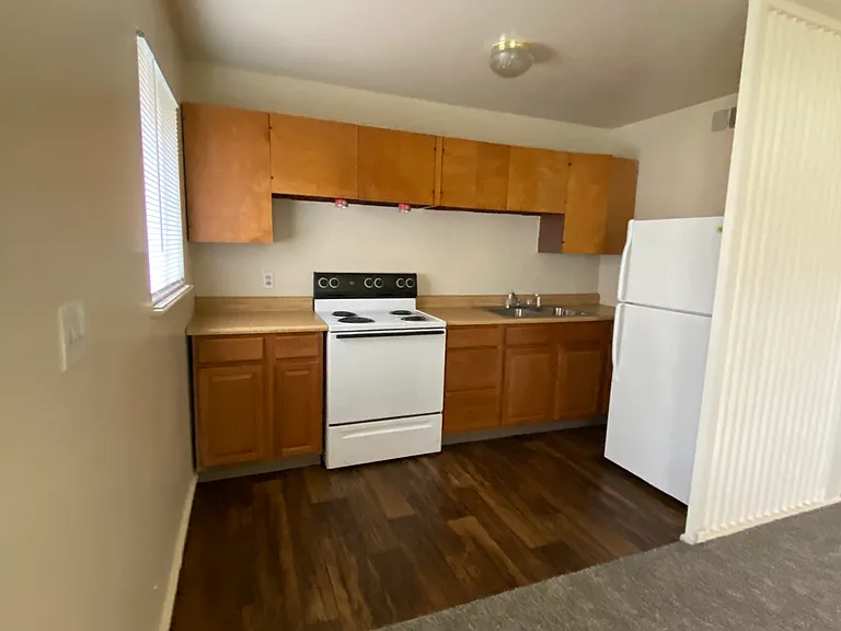 Frederick Avenue Apartments — Photo 34