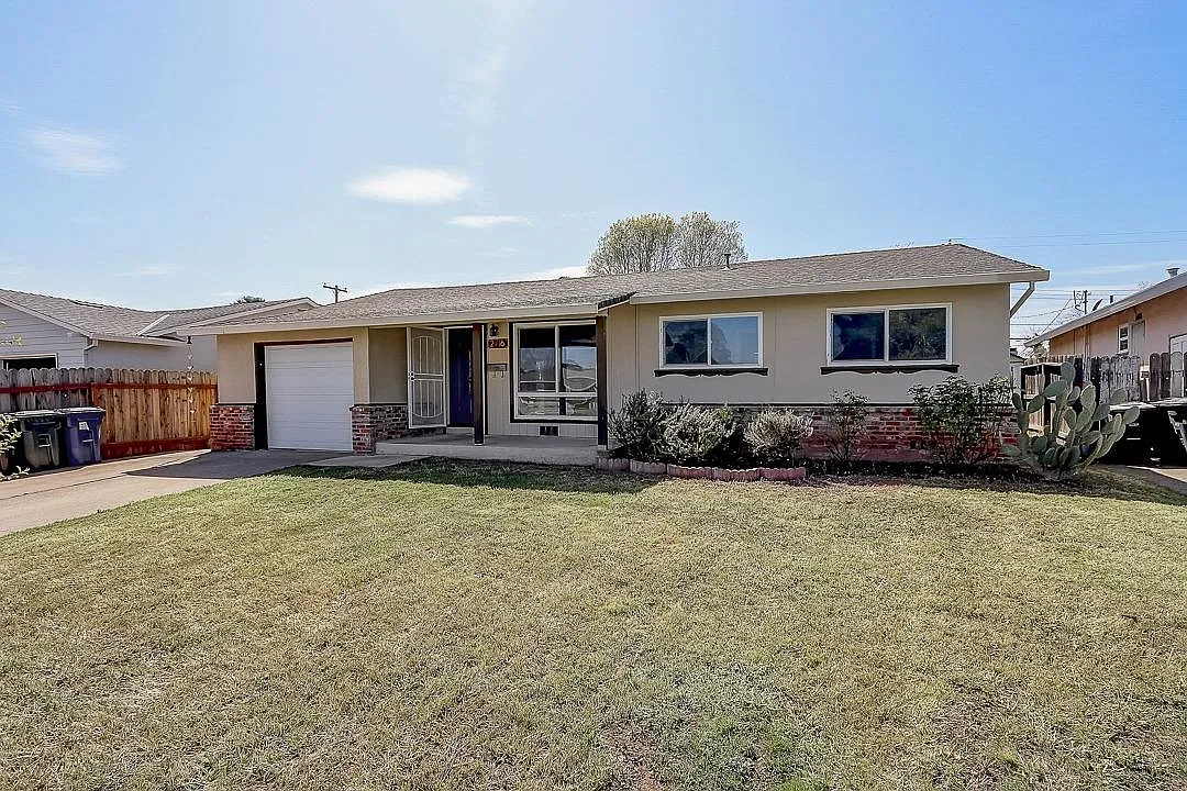 2716 Aramon Dr photo 1