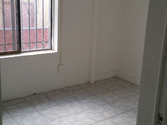 5th image of 4117 Cumberland Ave