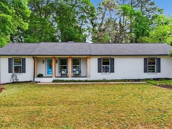 4003 Lafayette Dr, Powder Springs, GA 30127