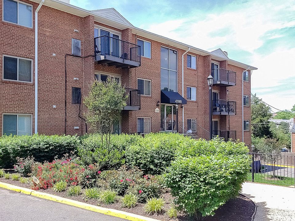 Exterior Waverly Village