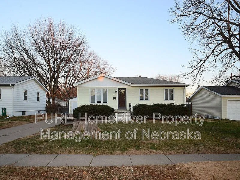 3 bed, 1.5 bath, 1540 sqft, $1,800 — Photo 1