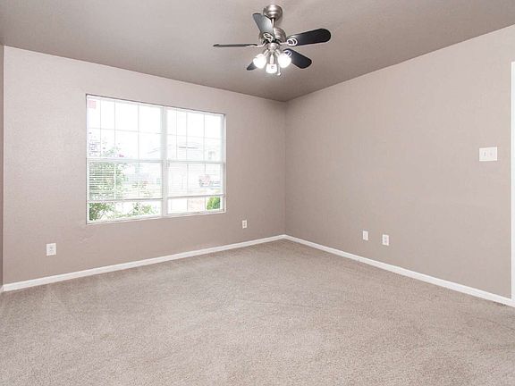 4th image of 4004 Bull Run Dr