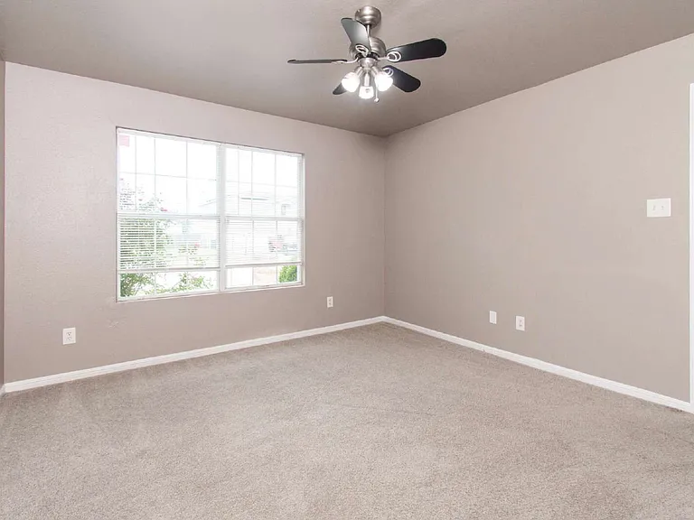 4004 Bull Run Dr — Photo 4