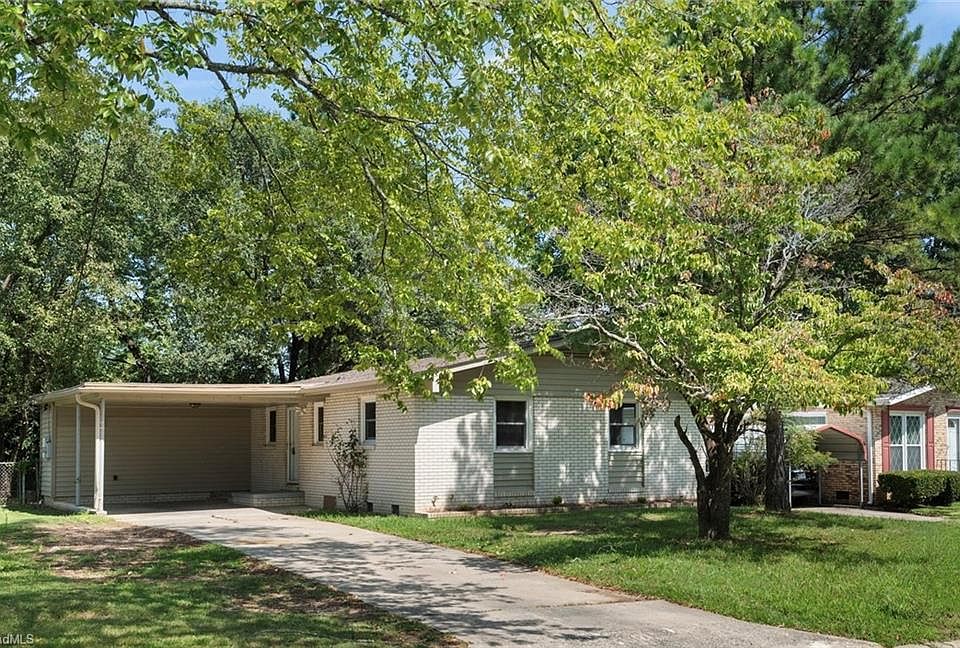 1st image of 2401 Larkspur Dr