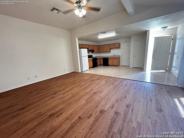2 bed, 2.0 bath, 1010 sqft, $1,125 — Photo 2