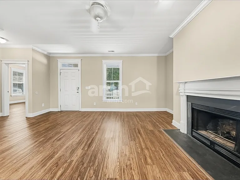 1304 Carol Oaks Dr — Photo 6